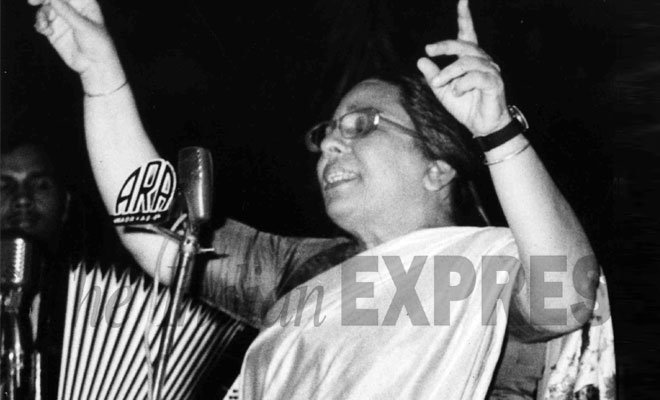 Shamshad Begum dies
