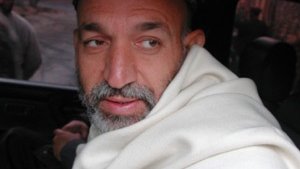 بوریا باف اگرچه بافنده است، نبرندش به کارگاه حریر