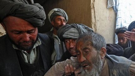 سرپل: مردم به دنبال جنازه عزیزانشان؛ حکومت به دنبال چپاول منابع زیر زمینی!
