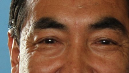 ساعتی با مرد شفاف سال