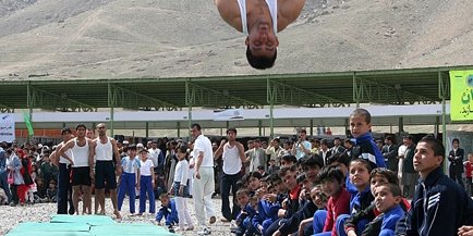 يک ژيمناستيک کار در کابل