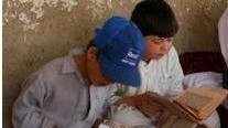 سرپل: کودکان در يک مسجد درس می خوانند!