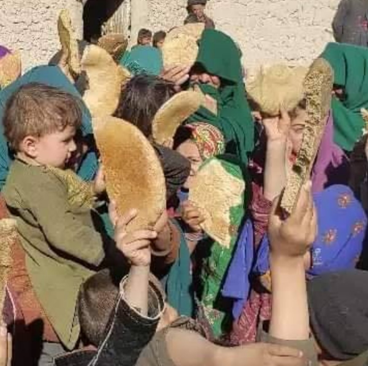 فاریاب، تورکستان: محاصره روستا توسط خودترقان های اوغو و گرسنگی مردم
