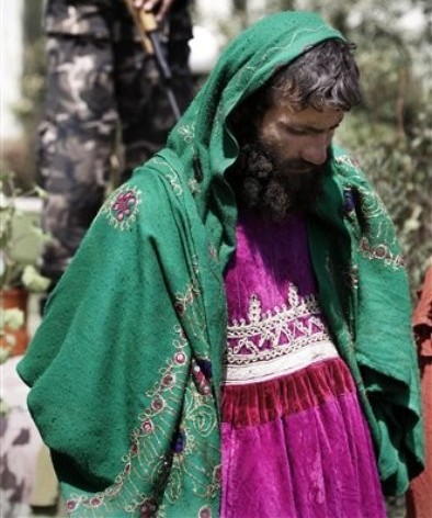 طالبان از پوشش زنانه تا جابجایی واسکت انتحاری در بین قرآن