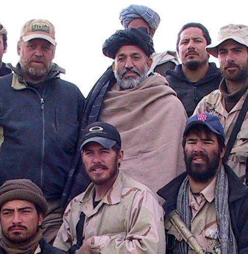 آيا به اشغالگران و چپاولگران افغان به سبب افغان بودن نمی توان اشغالگر و چپاولگر گفت؟