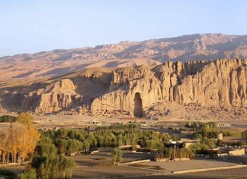 کشف مجسمه بزرگ و قاچاق مجسمه های کوچک 