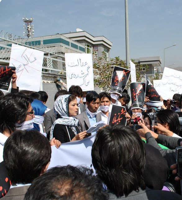 خودکشی شکیلا دروغی بیش نیست؛ متهم اصلی قتل سید واحد بهشتی باید بازداشت شود!