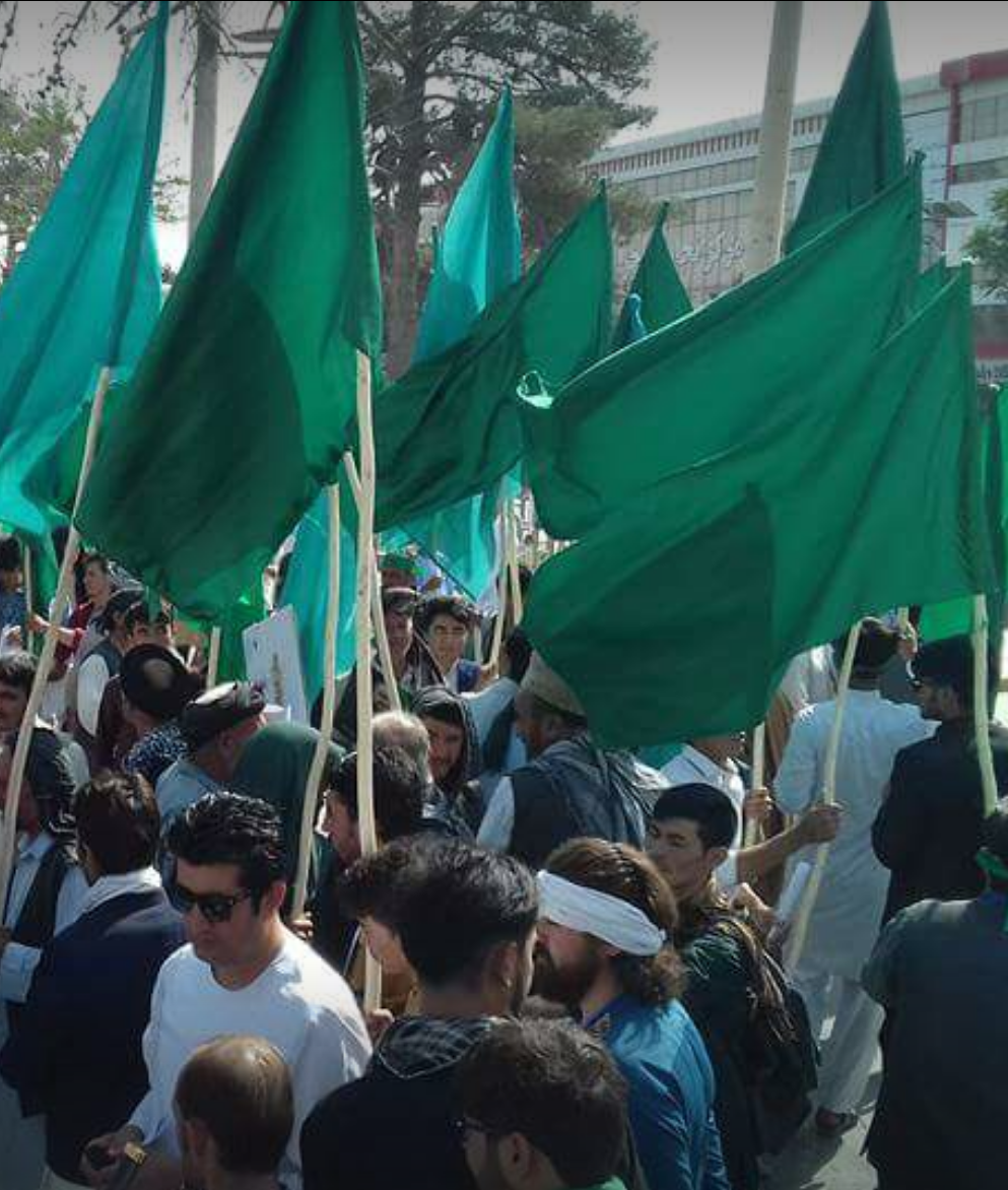 سادات یا عرب ها با پرچم های سبز در جستجوی هویت می خواهند از بدنه ی اقوام دیگر جدا شوند